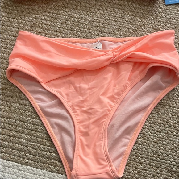 Cupshe Peach Bikini Set - Picture 2 of 7